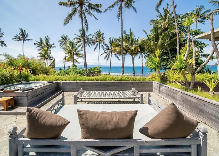 Villa Manis Beachfront *
