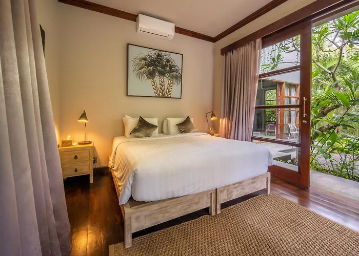Villa Manis Beachfront *