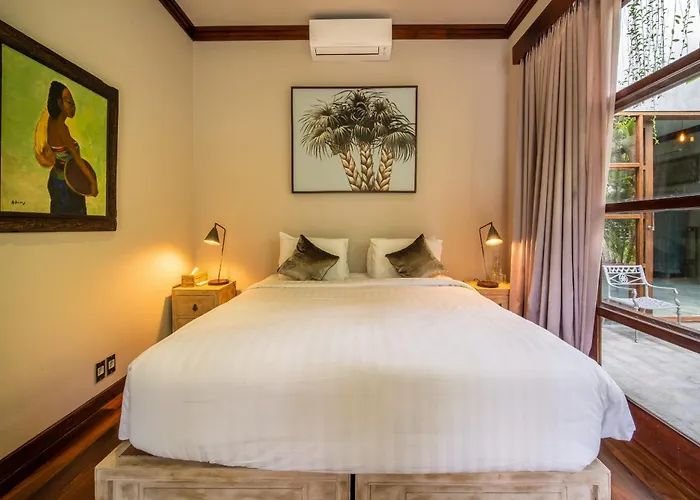 Villa Manis Beachfront