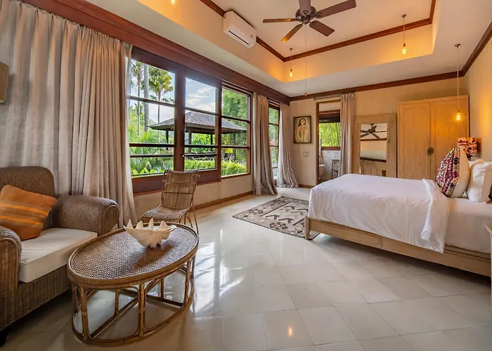 Villa Manis Beachfront