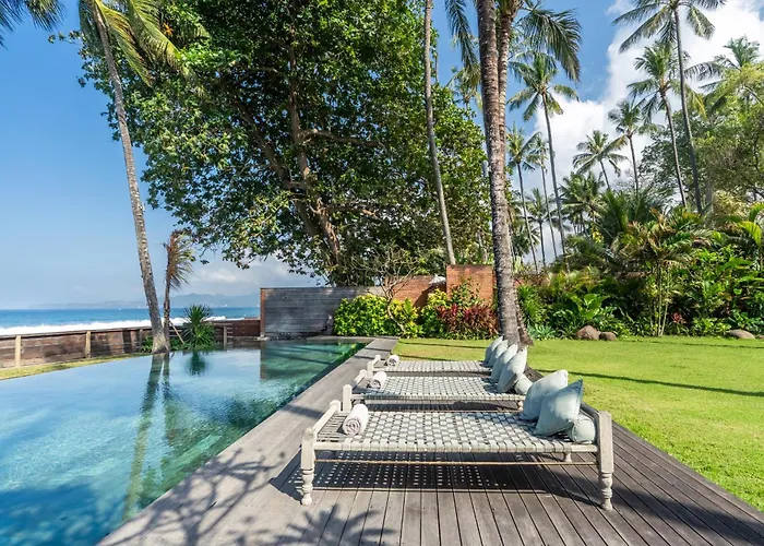 Manis Beachfront Villa *